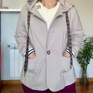 Chaqueta blazer con capucha